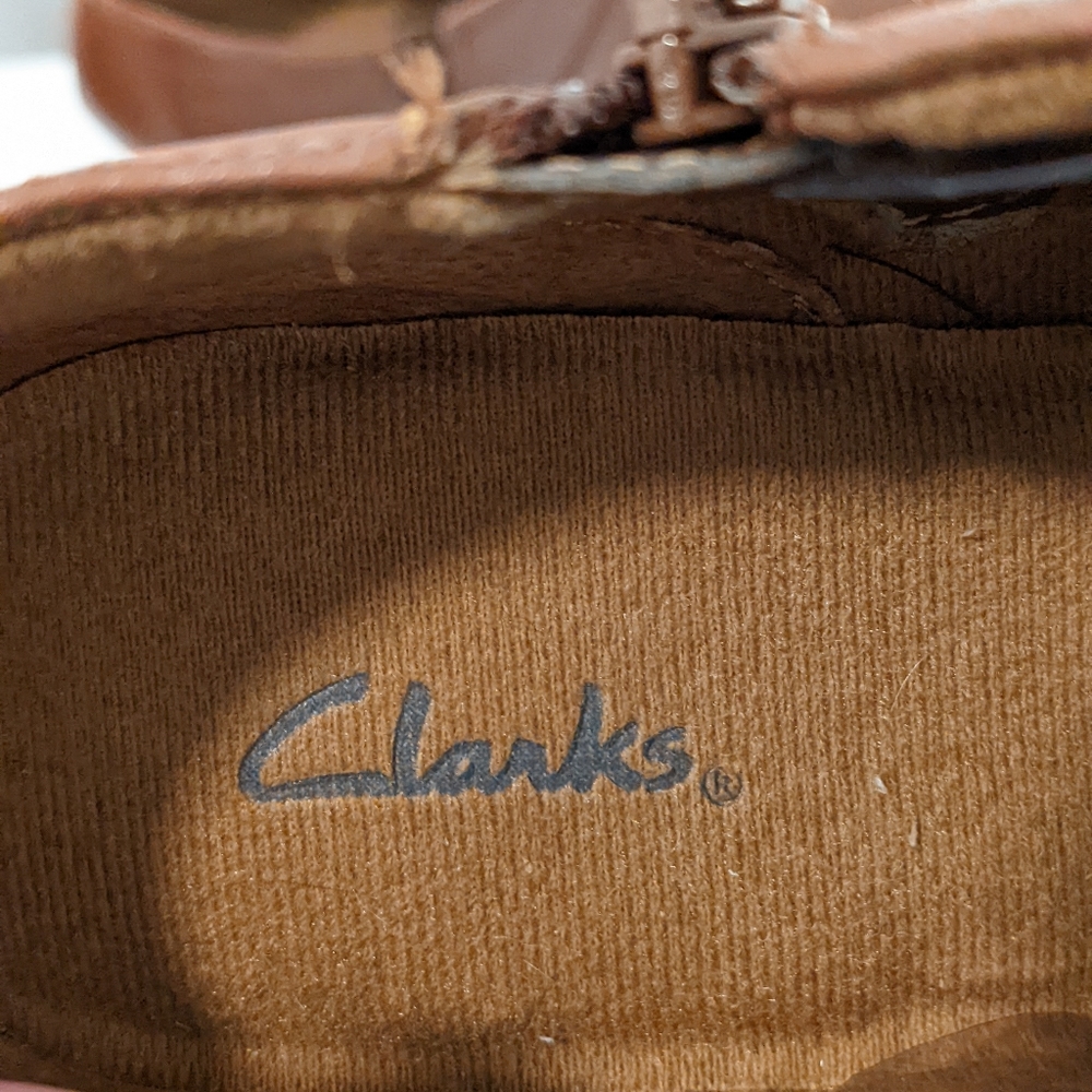 NWOT leather shoes by Clarks - Picture 7 of 16